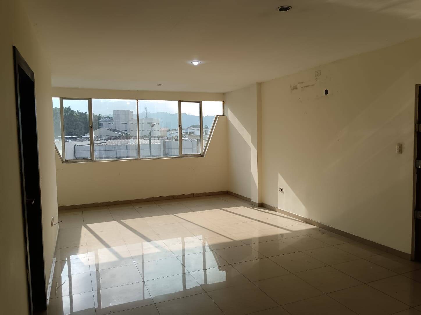 #2106 - Departamento para Alquiler en Guayaquil - G