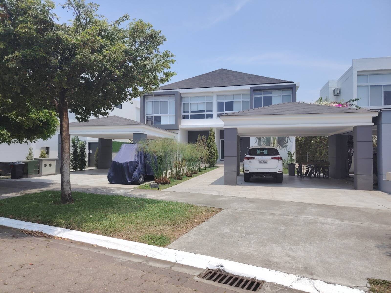 #2391 - Casa para Alquiler en Guayaquil - G
