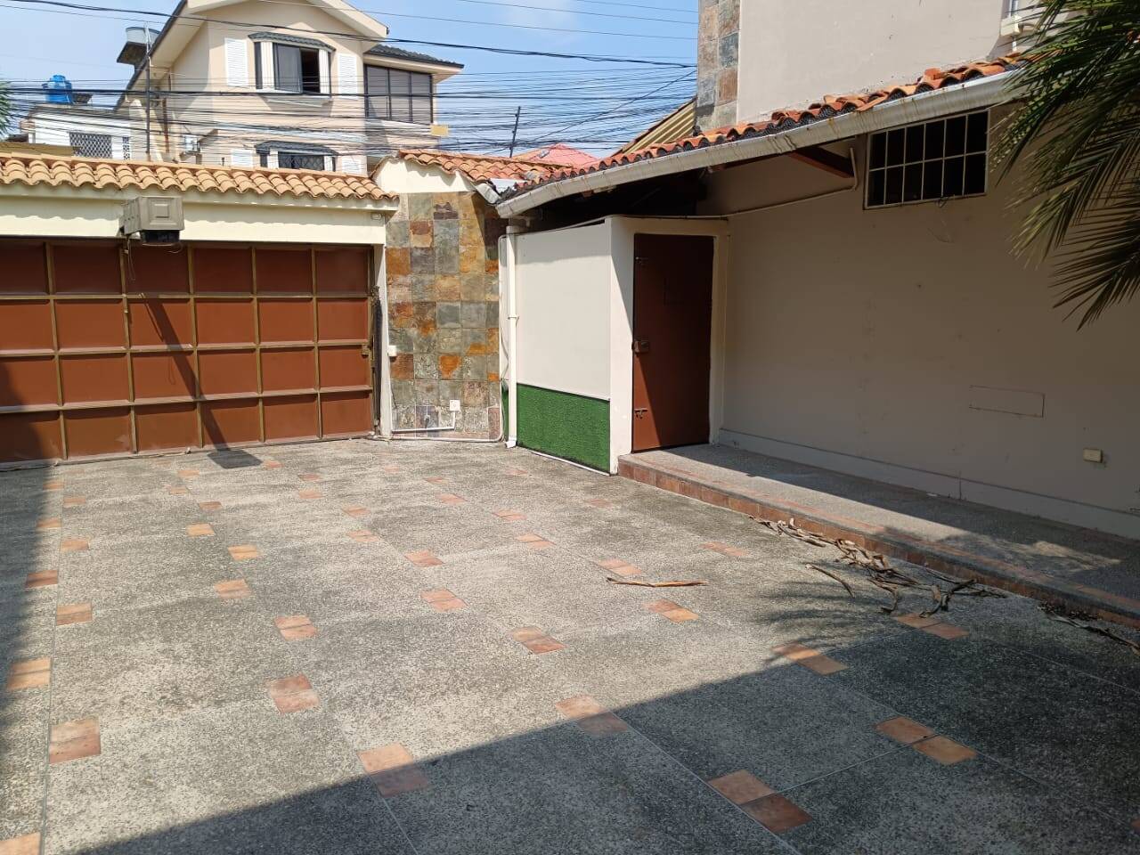 bg