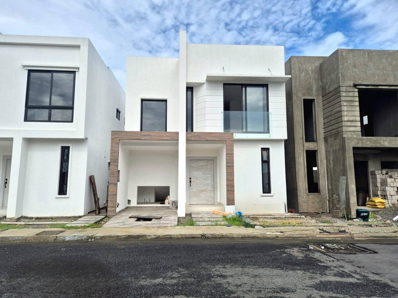 #2513 - Casa para Venta en Guayaquil - G