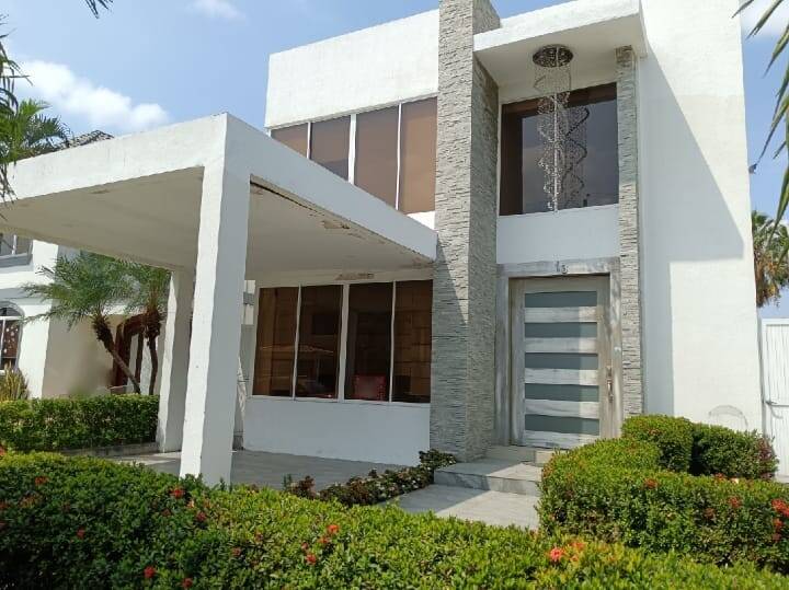 #2587 - Casa para Venta en Guayaquil - G