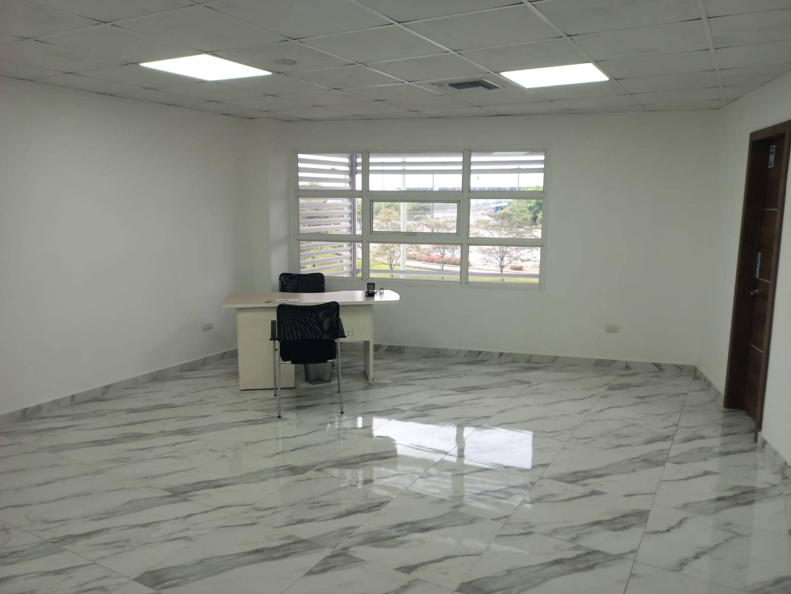 #2606 - Oficina para Venta en Guayaquil - G