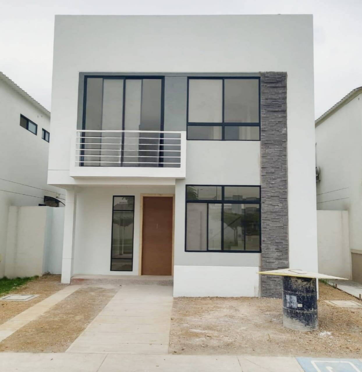 #2677 - Casa para Venta en Guayaquil - G