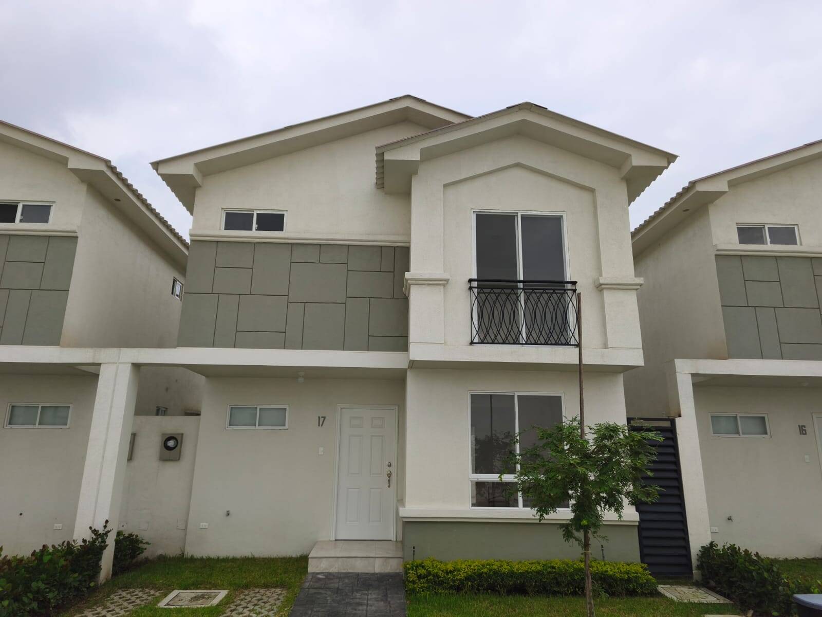 #2716 - Casa para Alquiler en Guayaquil - G