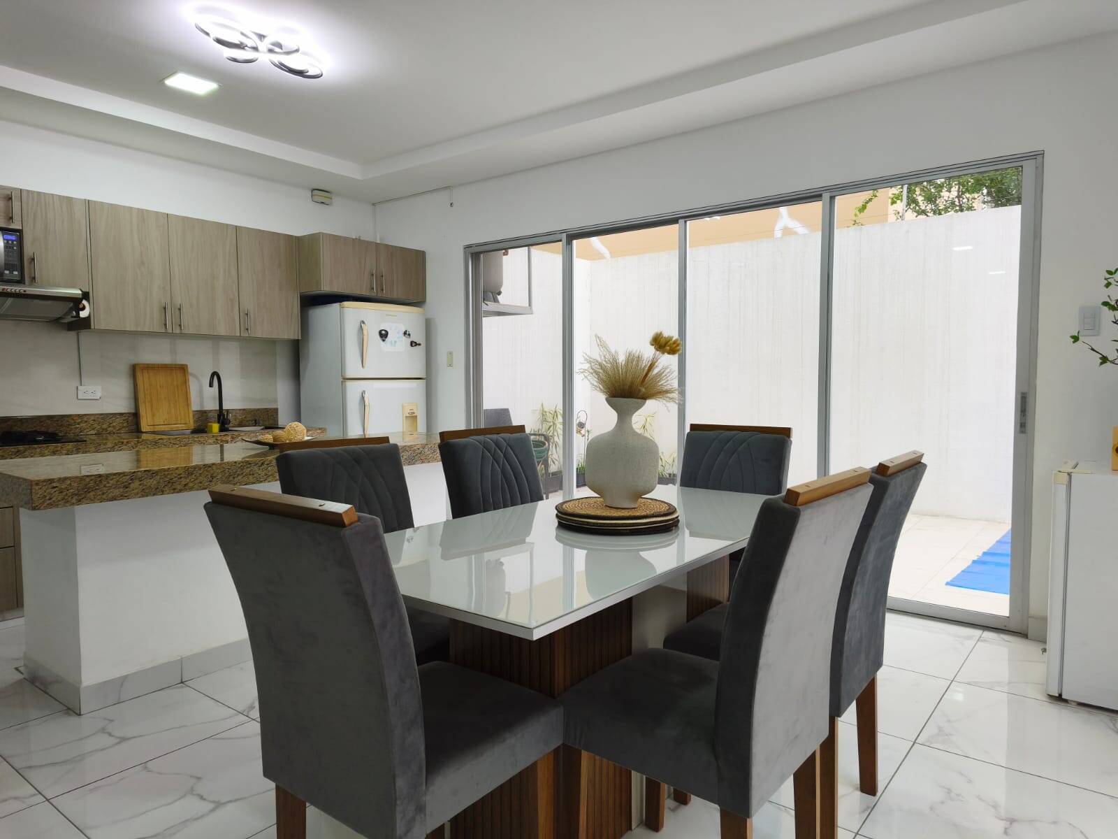 #2717 - Casa para Alquiler en Guayaquil - G