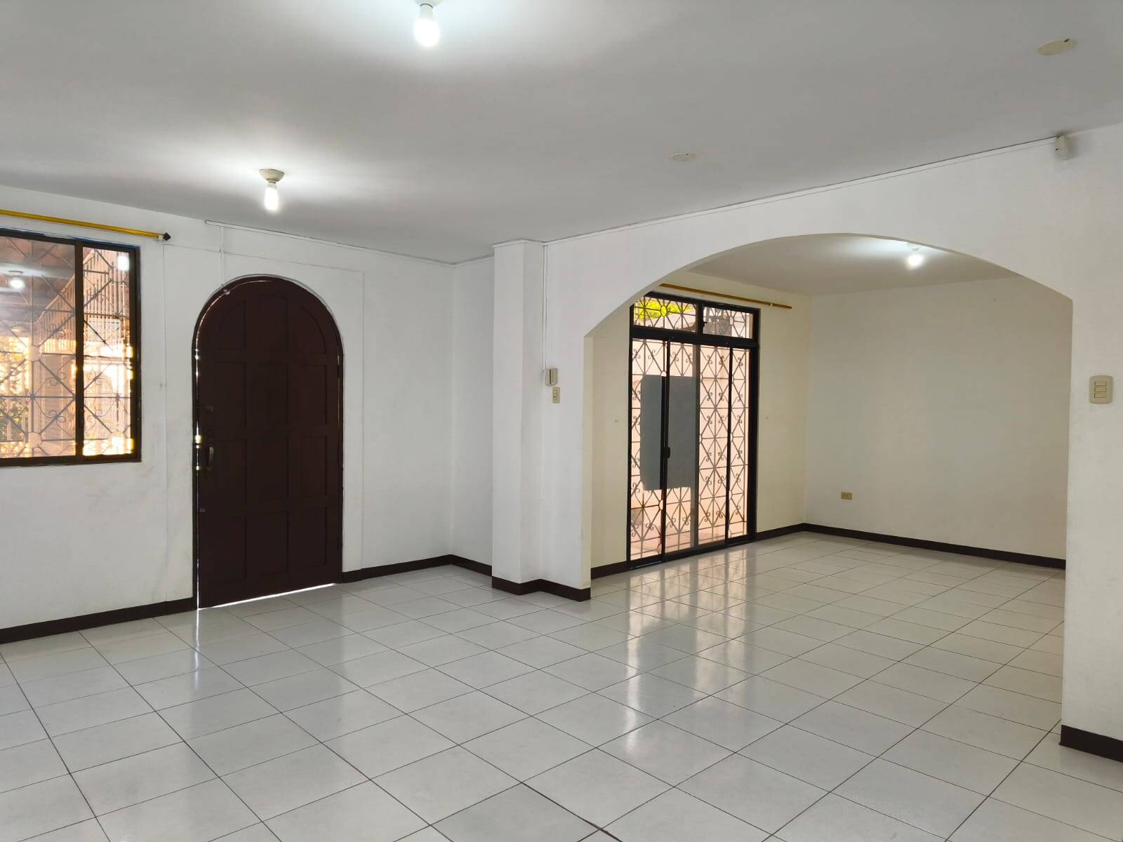 #2720 - Departamento para Alquiler en Guayaquil - G