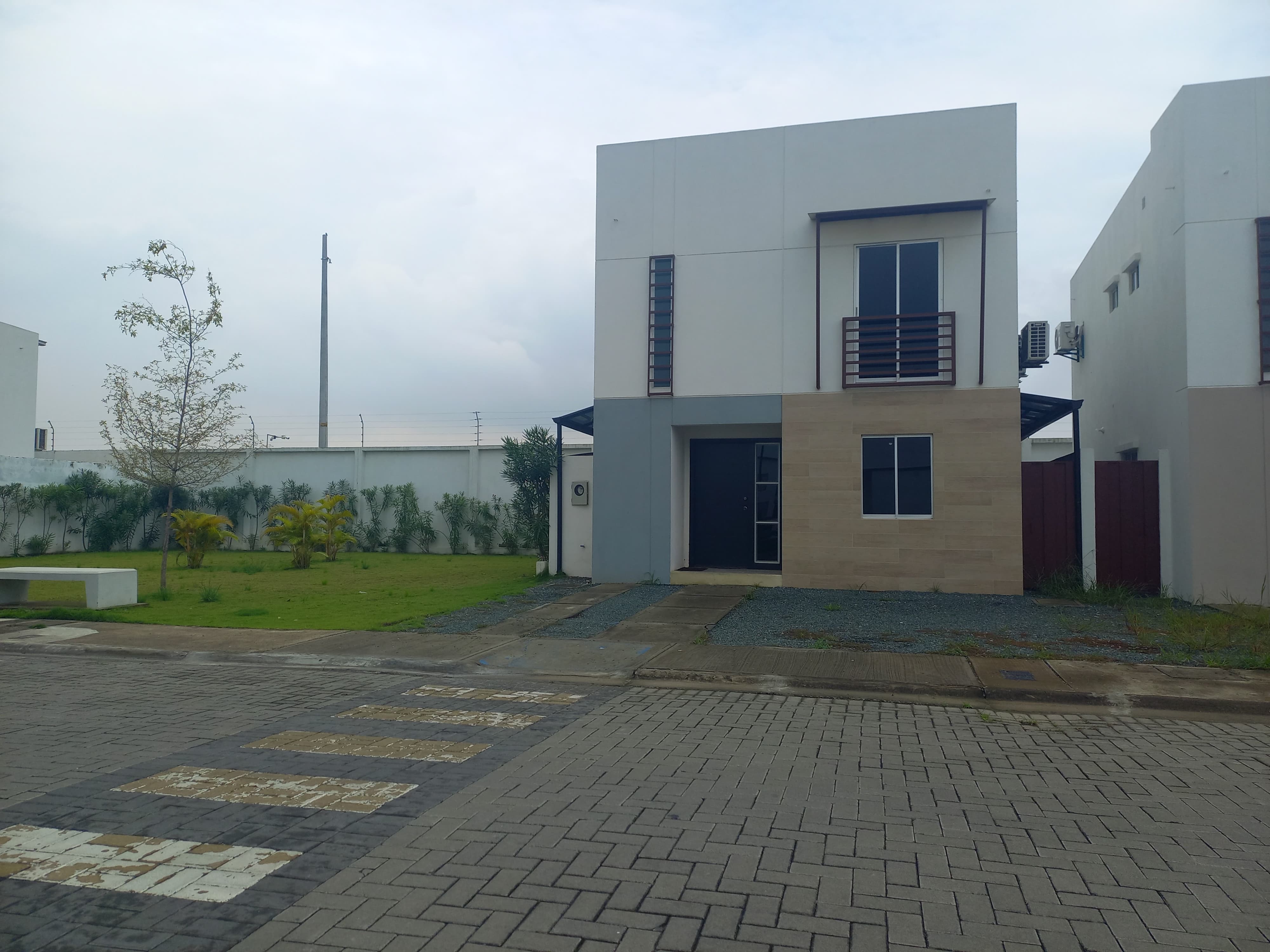 #2723 - Casa para Venta en Guayaquil - G