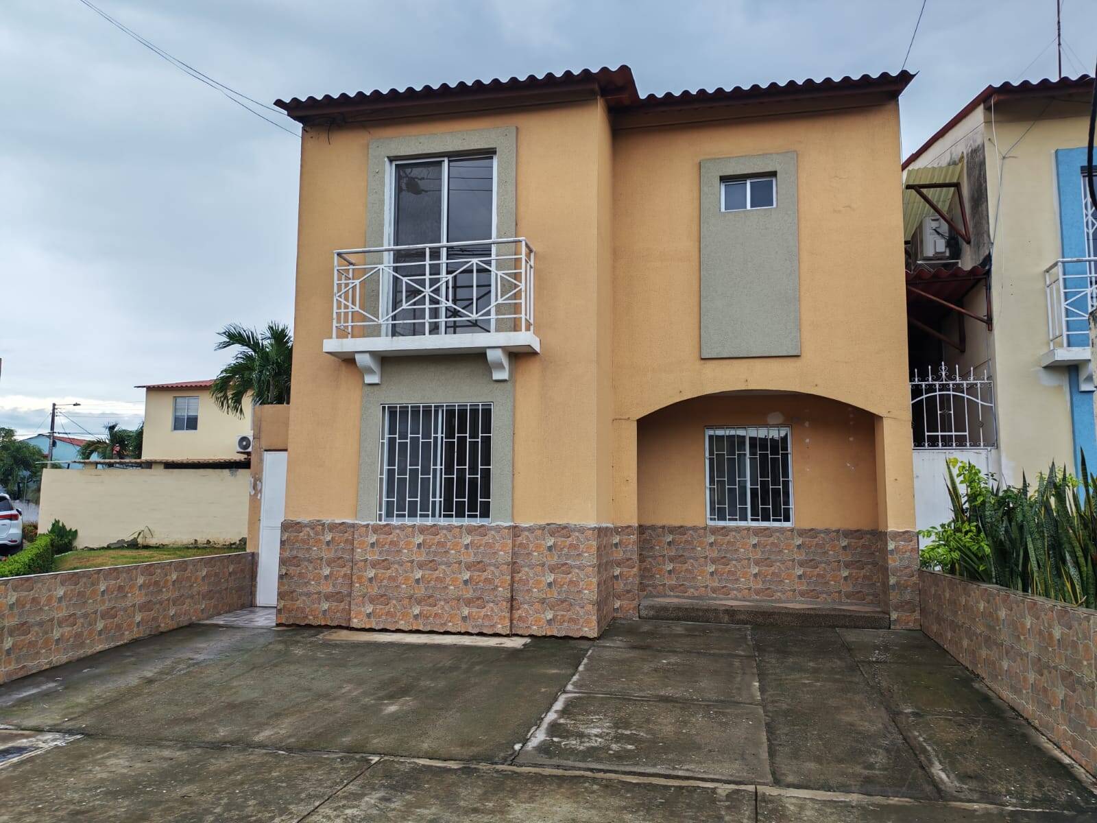 #2725 - Casa para Alquiler en Guayaquil - G