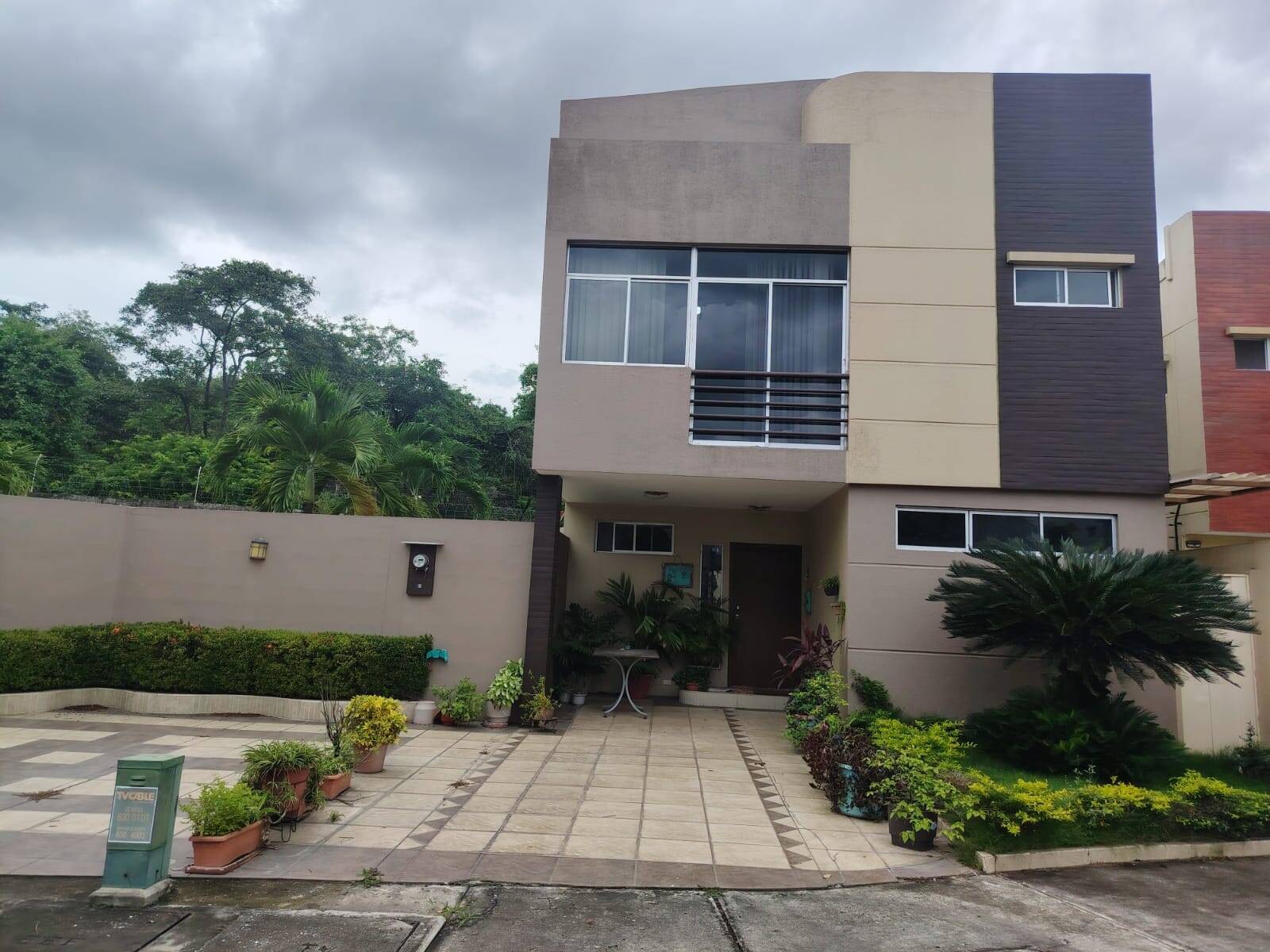 #2736 - Casa para Venta en Guayaquil - G