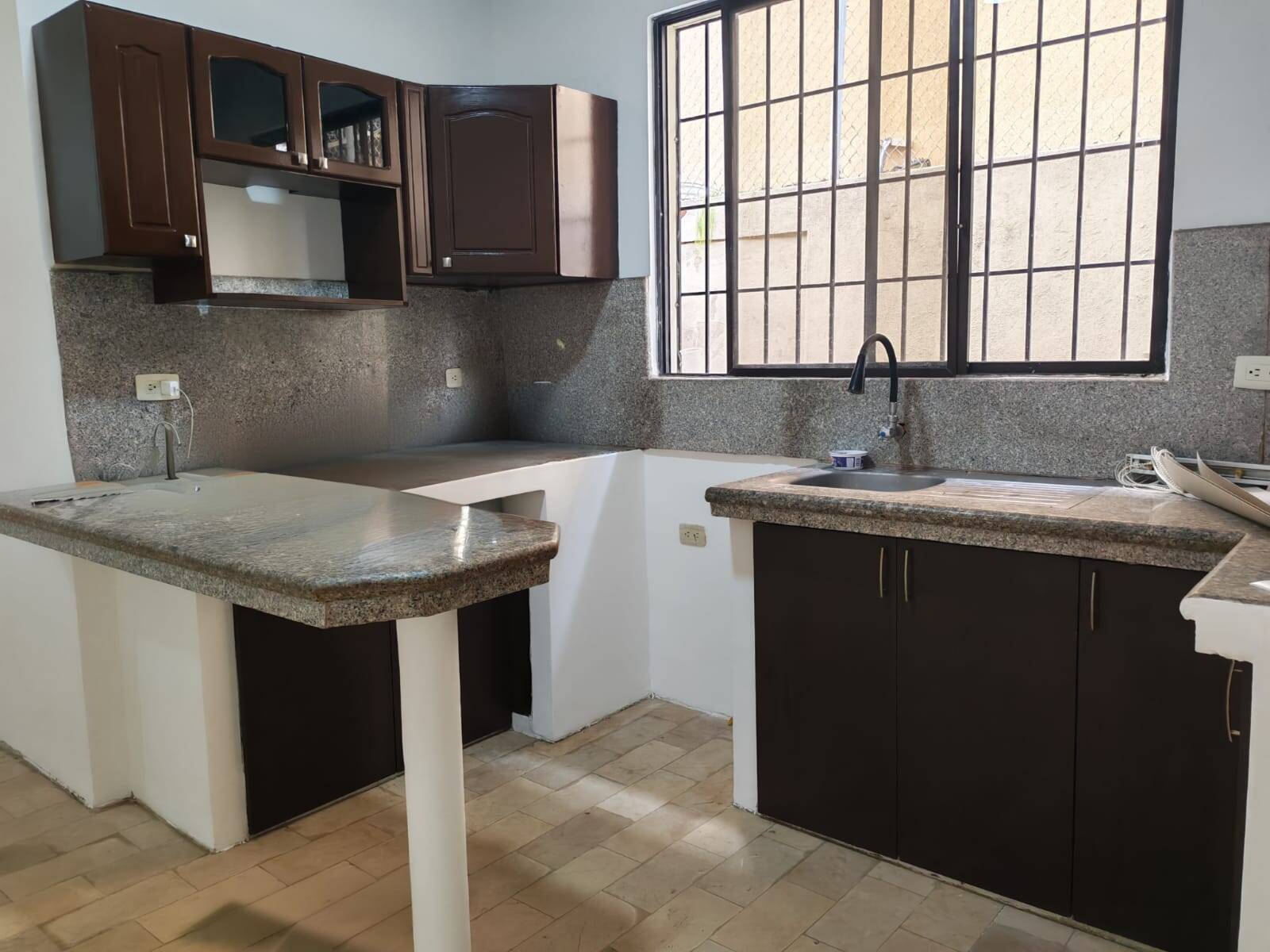 #2745 - Departamento para Alquiler en Guayaquil - G