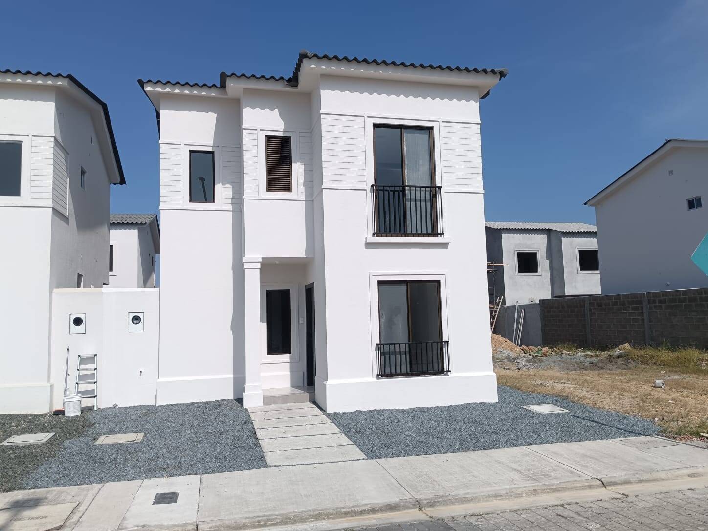 #2749 - Casa para Alquiler en Guayaquil - G