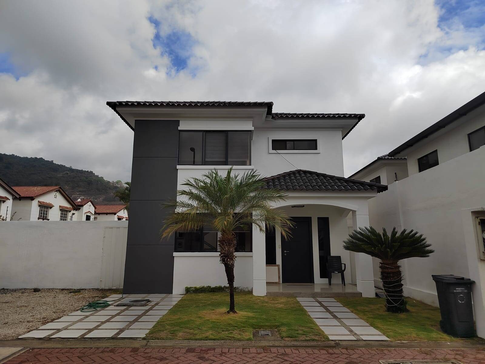 #2751 - Casa para Alquiler en Guayaquil - G