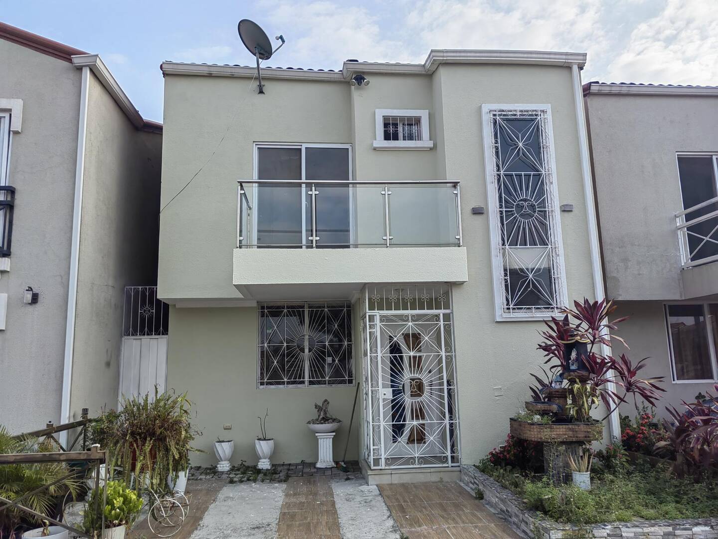 #2763 - Casa para Alquiler en Guayaquil - G