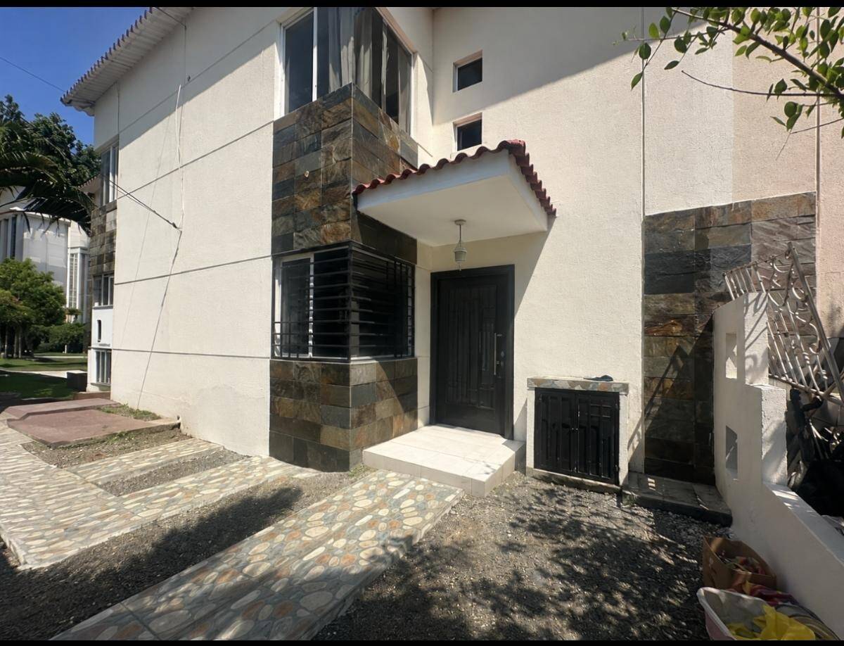 #2767 - Casa para Alquiler en Guayaquil - G