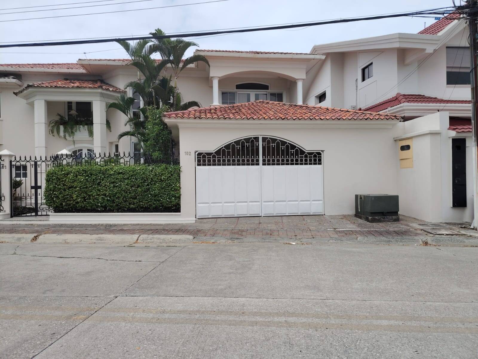 #2777 - Casa para Alquiler en Guayaquil - G