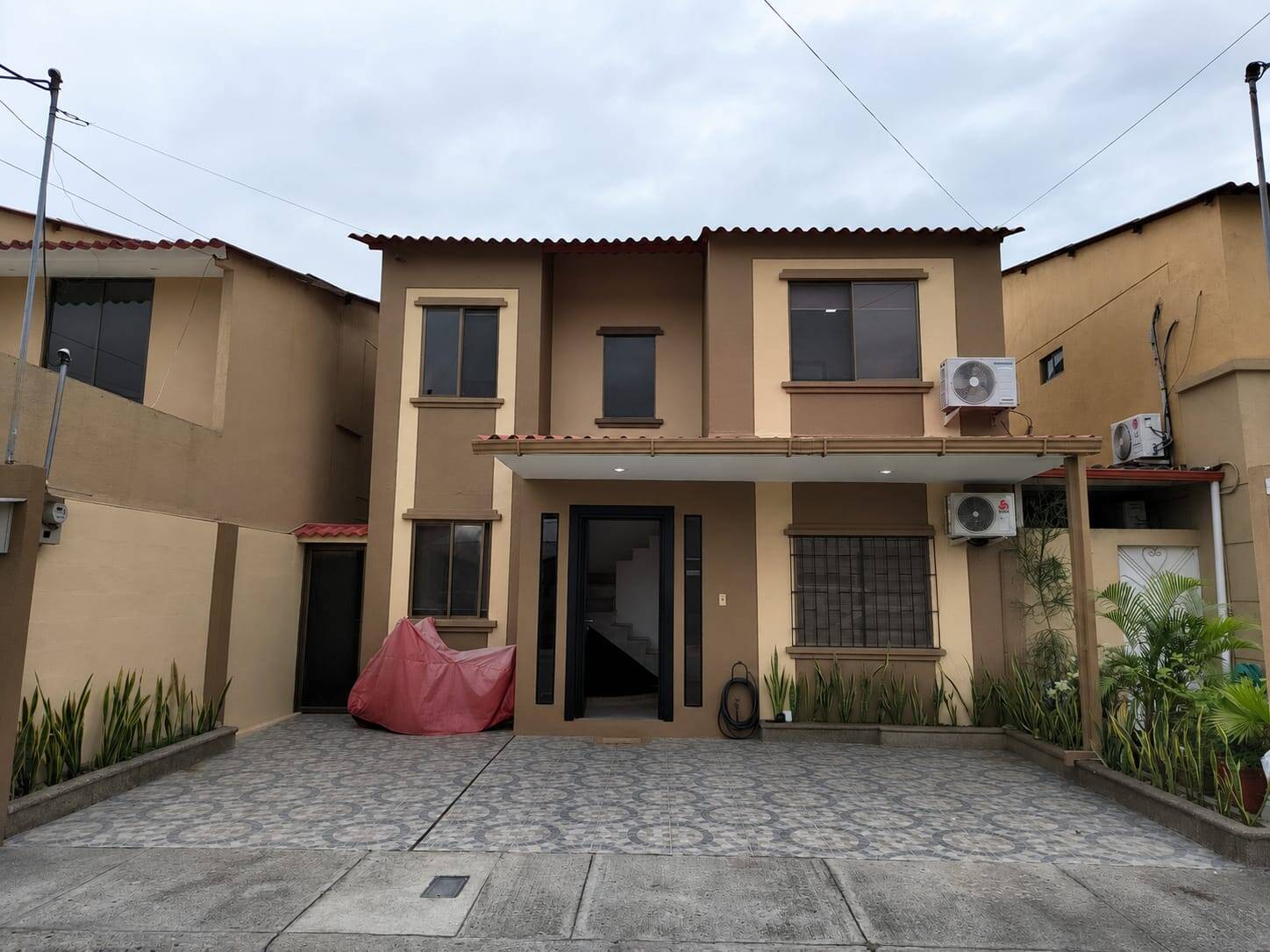 #2801 - Casa para Alquiler en Guayaquil - G