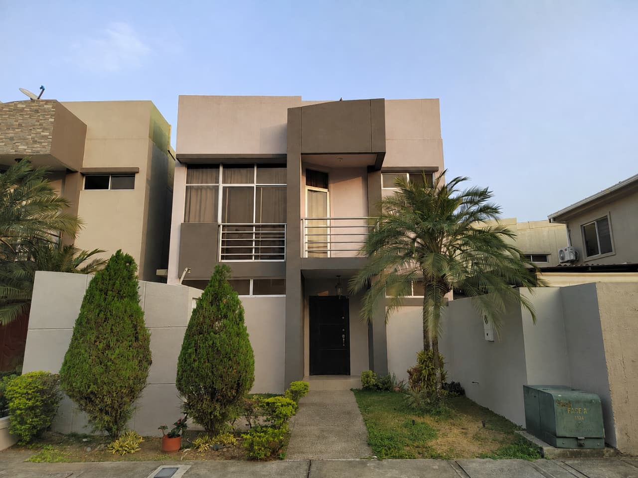 #2806 - Casa para Alquiler en Guayaquil - G