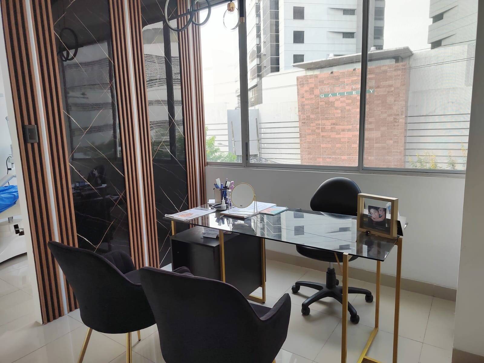 #2813 - Consultorio para Alquiler en Guayaquil - G