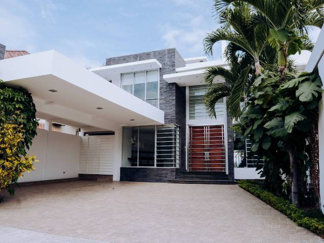 #303 - Casa para Venta en Guayaquil - G
