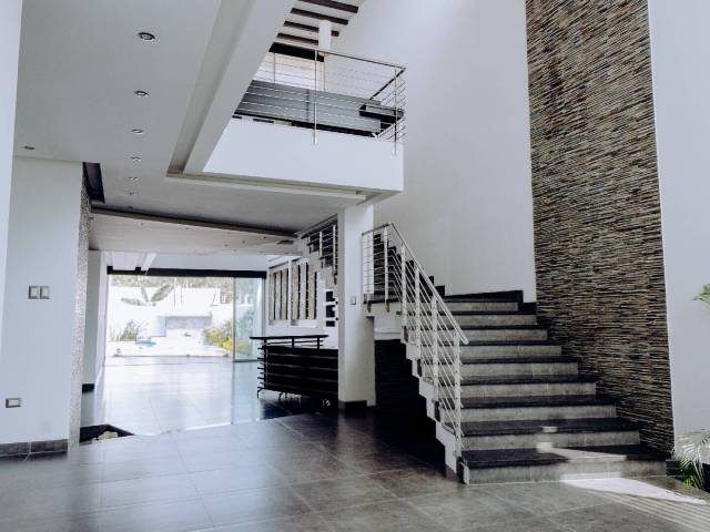 #303 - Casa para Venta en Guayaquil - G