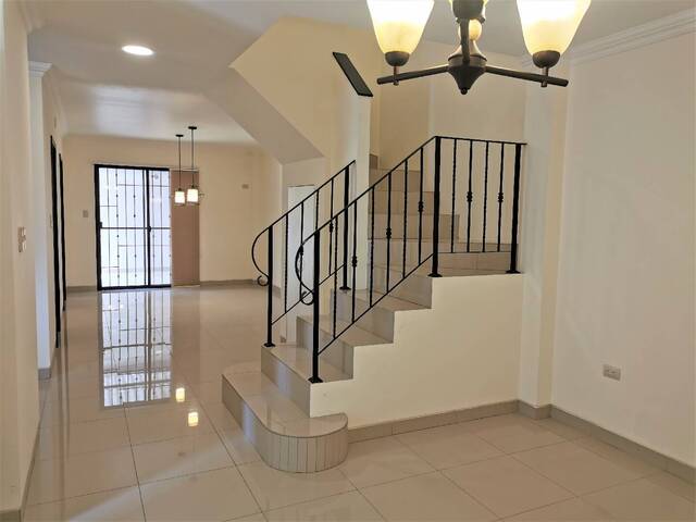 #1183 - Casa para Alquiler en Guayaquil - G