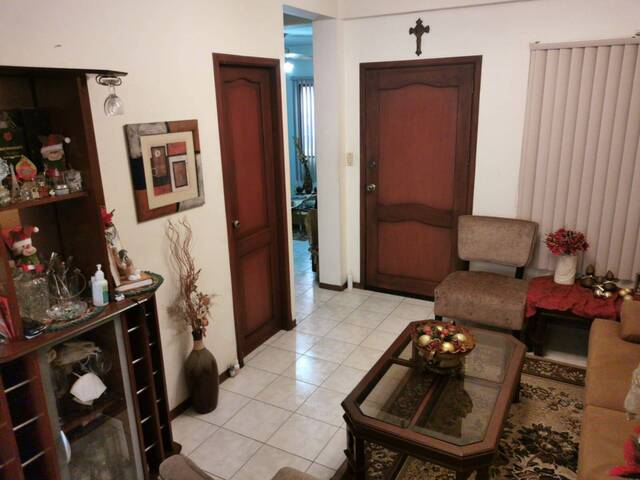 #1235 - Casa para Venta en Guayaquil - G