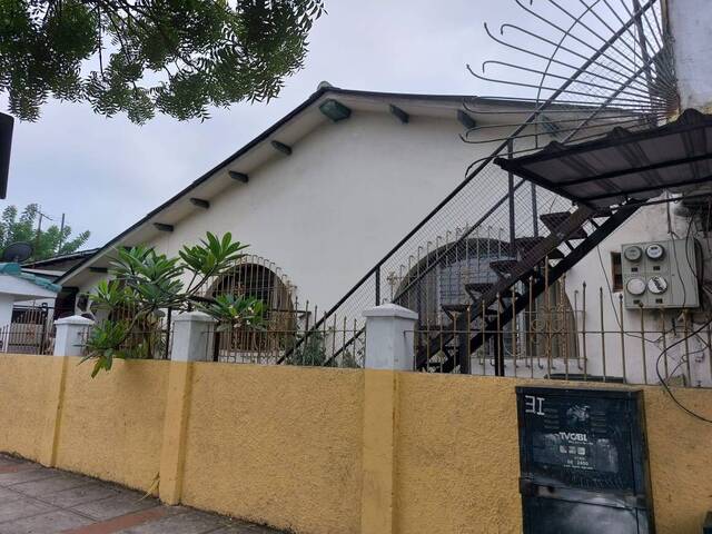 #1628 - Conjunto Comercial para Venta en Guayaquil - G