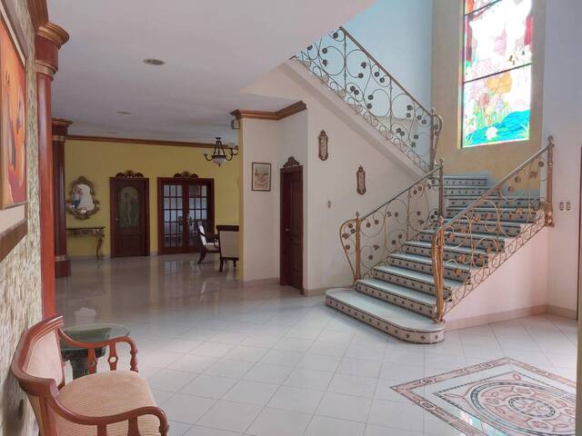 #1801 - Casa para Alquiler en Guayaquil - G