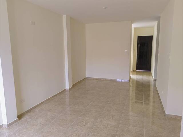 #1868 - Casa para Venta en Guayaquil - G