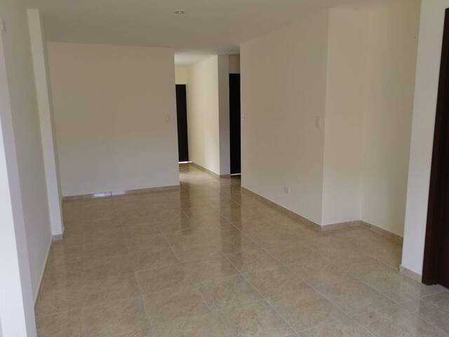 #1868 - Casa para Venta en Guayaquil - G