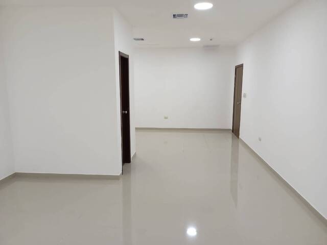 #1875 - Oficina para Venta en Guayaquil - G - 2
