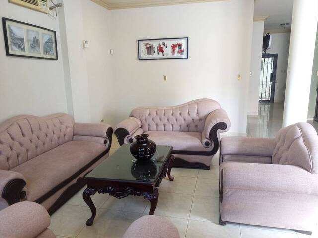 #1896 - Casa para Venta en Guayaquil - G