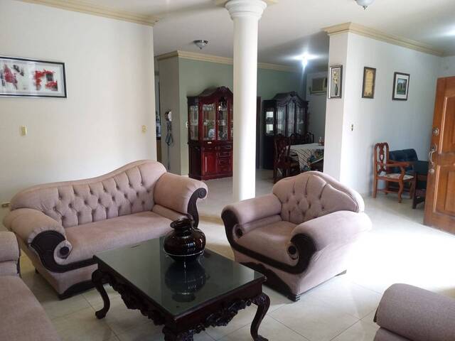 #1896 - Casa para Venta en Guayaquil - G