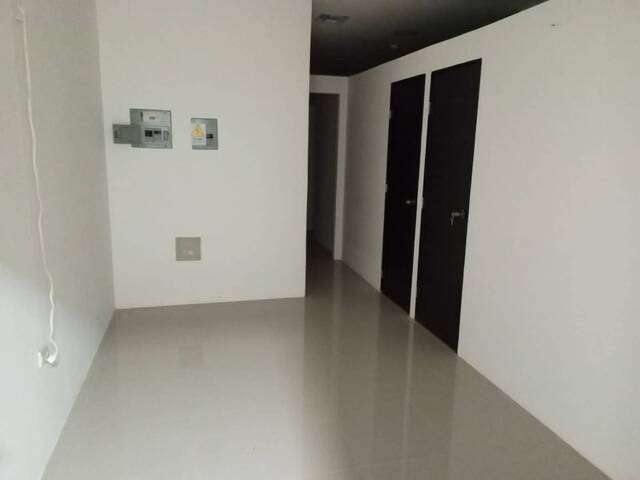 #1933 - Oficina para Venta en Guayaquil - G - 2