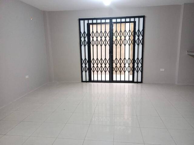 #1965 - Casa para Alquiler en Guayaquil - G