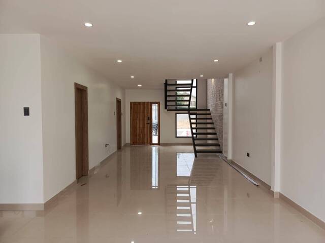 #2065 - Casa para Venta en Guayaquil - G - 3
