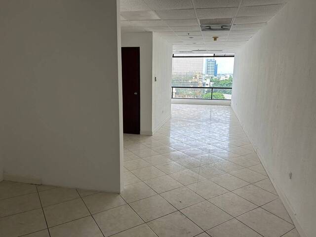 #2213 - Oficina para Venta en Guayaquil - G - 2