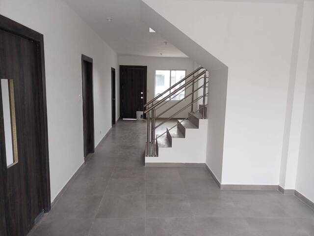 #2382 - Casa para Venta en Guayaquil - G