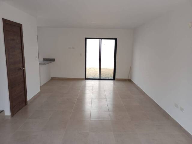 #2410 - Casa para Venta en Guayaquil - G