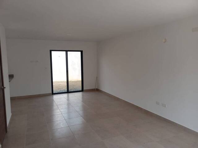 #2410 - Casa para Venta en Guayaquil - G