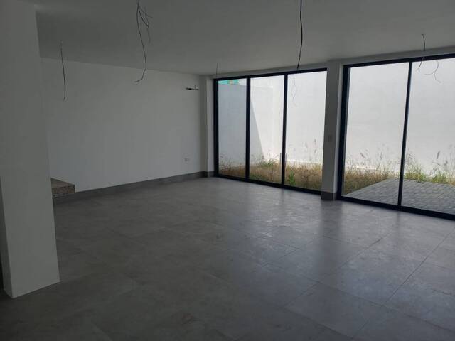 #2588 - Casa para Venta en Guayaquil - G - 3