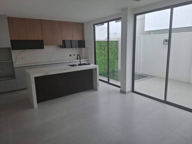 Casa para Venta en Guayaquil - 4