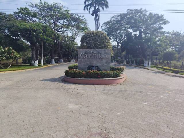 Venta en Urbanización Lago de Capeira - Guayaquil