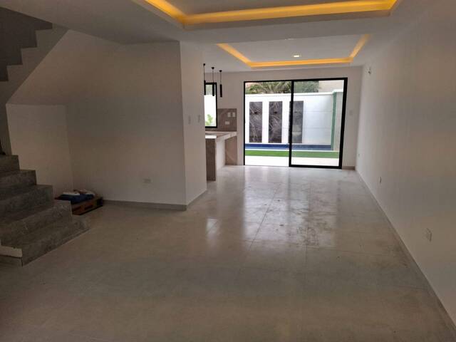 #2617 - Casa para Venta en Guayaquil - G