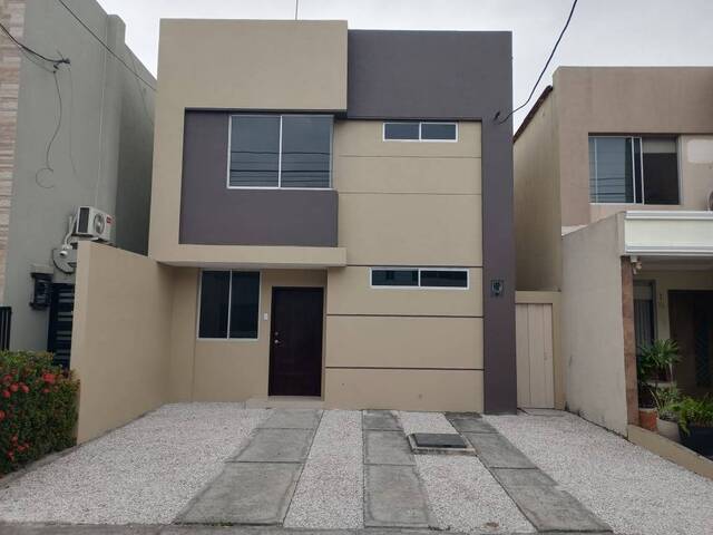 Venta en Urbanización Cataluña - Guayaquil