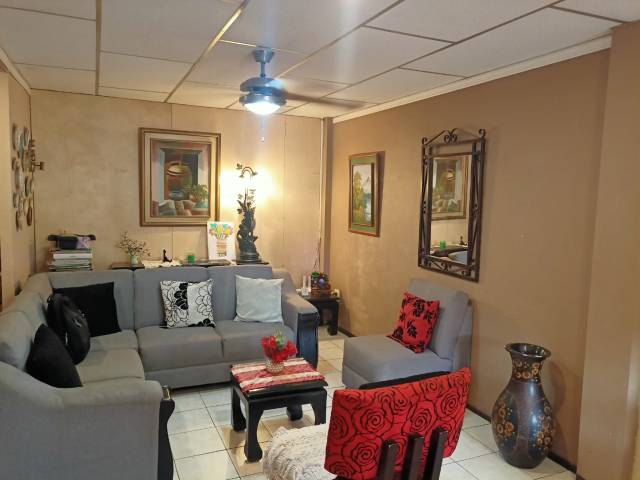 #2713 - Casa para Venta en Guayaquil - G