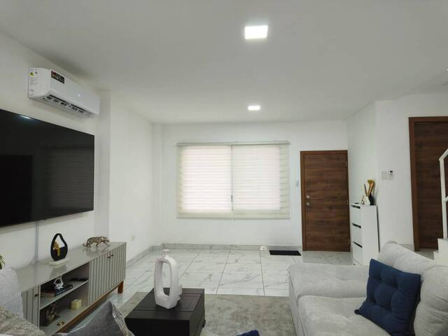 #2717 - Casa para Alquiler en Guayaquil - G