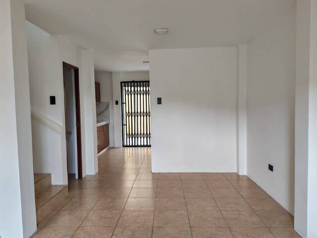 #2725 - Casa para Alquiler en Guayaquil - G