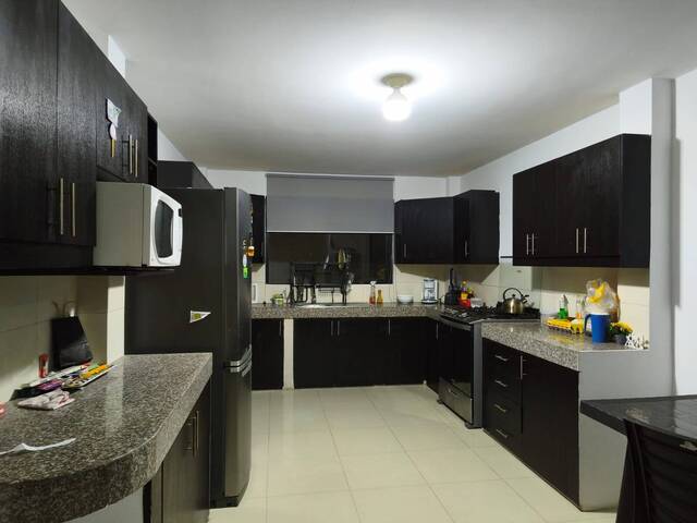 #2751 - Casa para Alquiler en Guayaquil - G