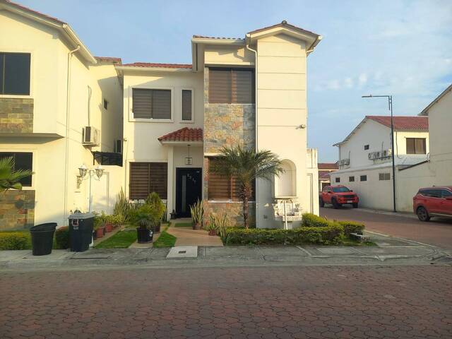 Venta en Urbanización Ciudad del Valle - Guayaquil